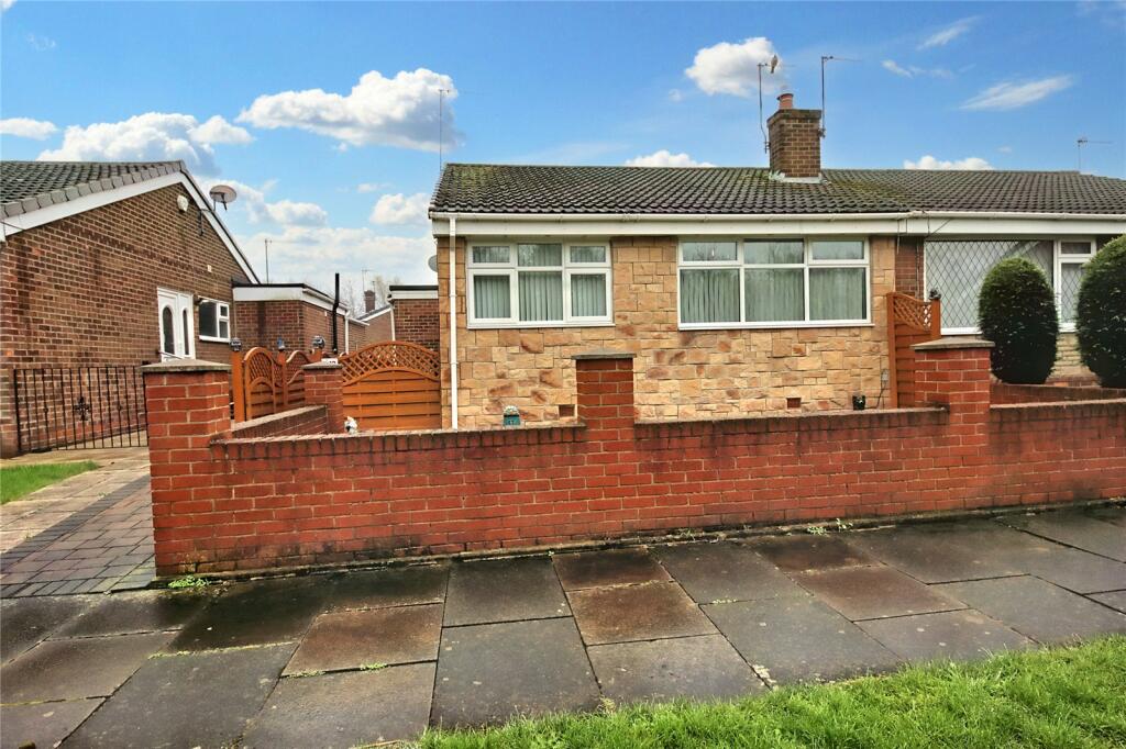 2 bedroom bungalow for sale in Berkhampstead Court, Wardley Park Estate