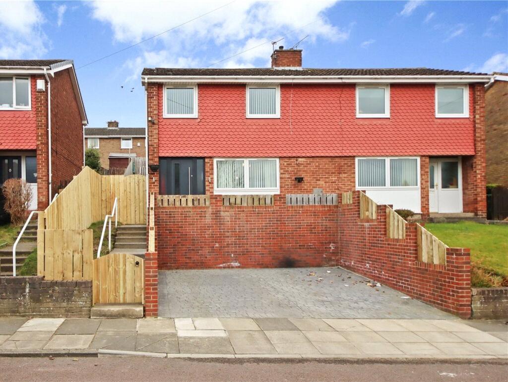 3 bedroom semi-detached house