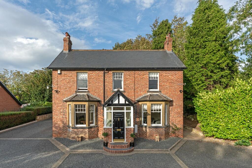 4 bedroom detached house for sale in Strathmore Road, Rowlands Gill, NE39