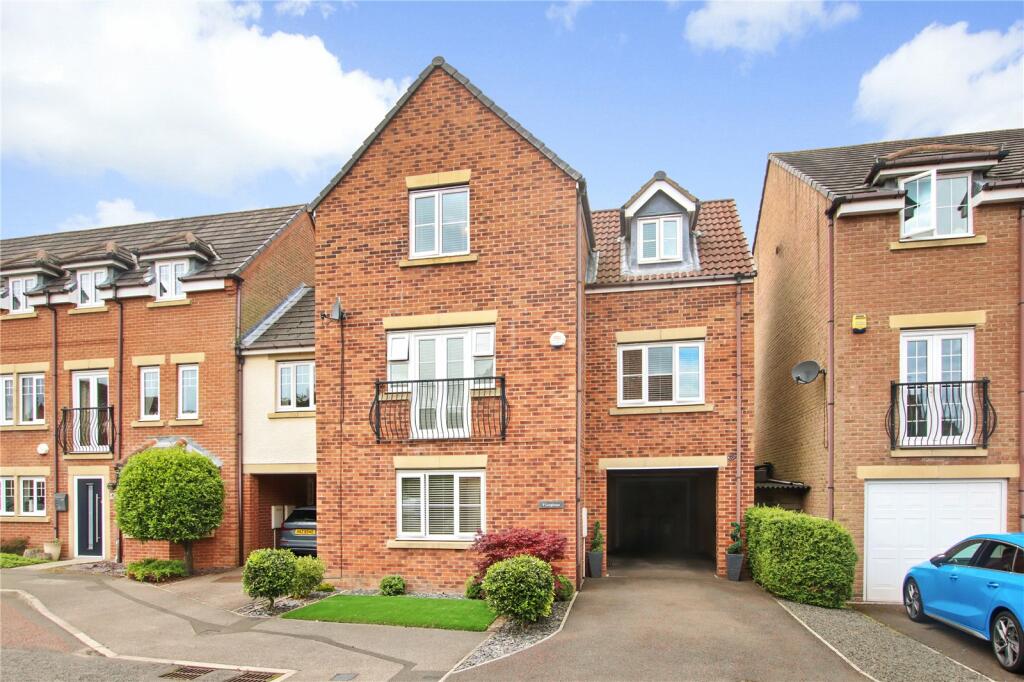 4 bedroom end of terrace house for sale in Langhope, Penshaw, Houghton