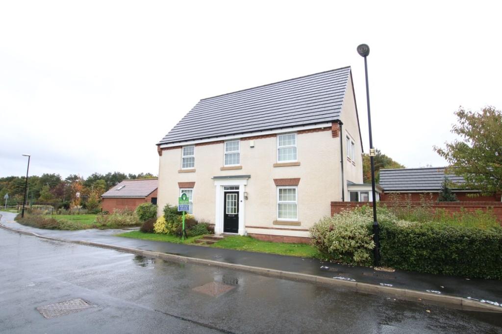 4 bedroom detached house for sale in Edale Close, Teal Farm Village