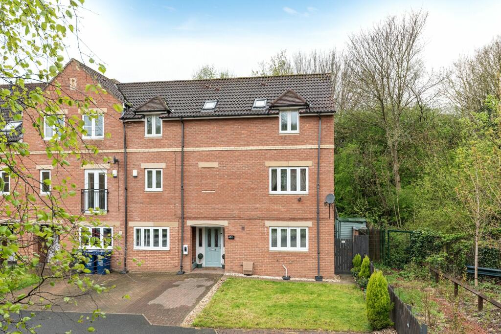 4 bedroom semi-detached house for sale in Mill Vale, Newcastle upon Tyne, Tyne and Wear, NE15