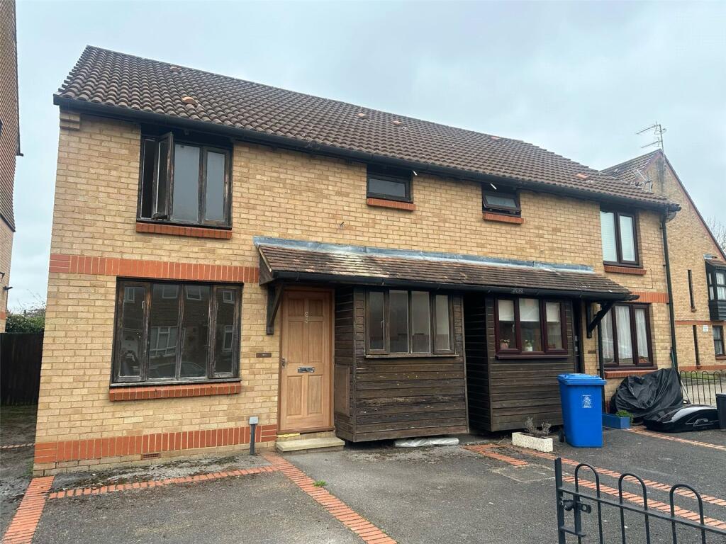 Main image of property: Holmlea Road, Datchet, Slough, Berkshire, SL3