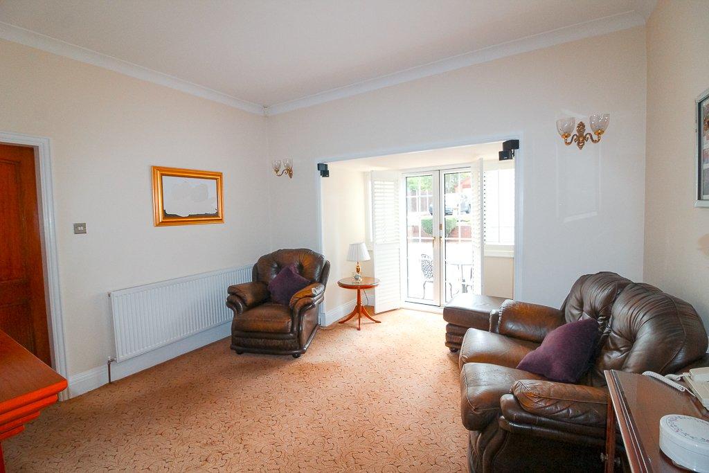 4 bedroom bungalow for sale in Summer Lane, Wombwell, Barnsley, South Yorkshire, S73