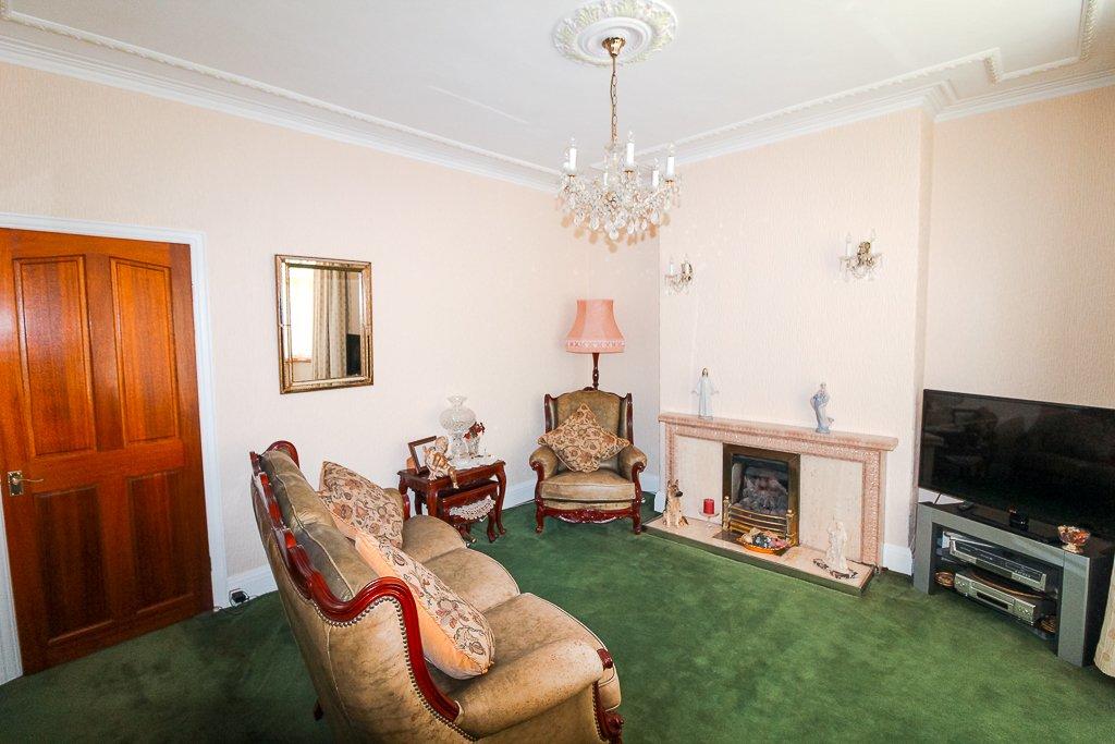 4 bedroom bungalow for sale in Summer Lane, Wombwell, Barnsley, South Yorkshire, S73