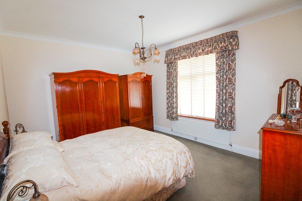 4 bedroom bungalow for sale in Summer Lane, Wombwell, Barnsley, South Yorkshire, S73