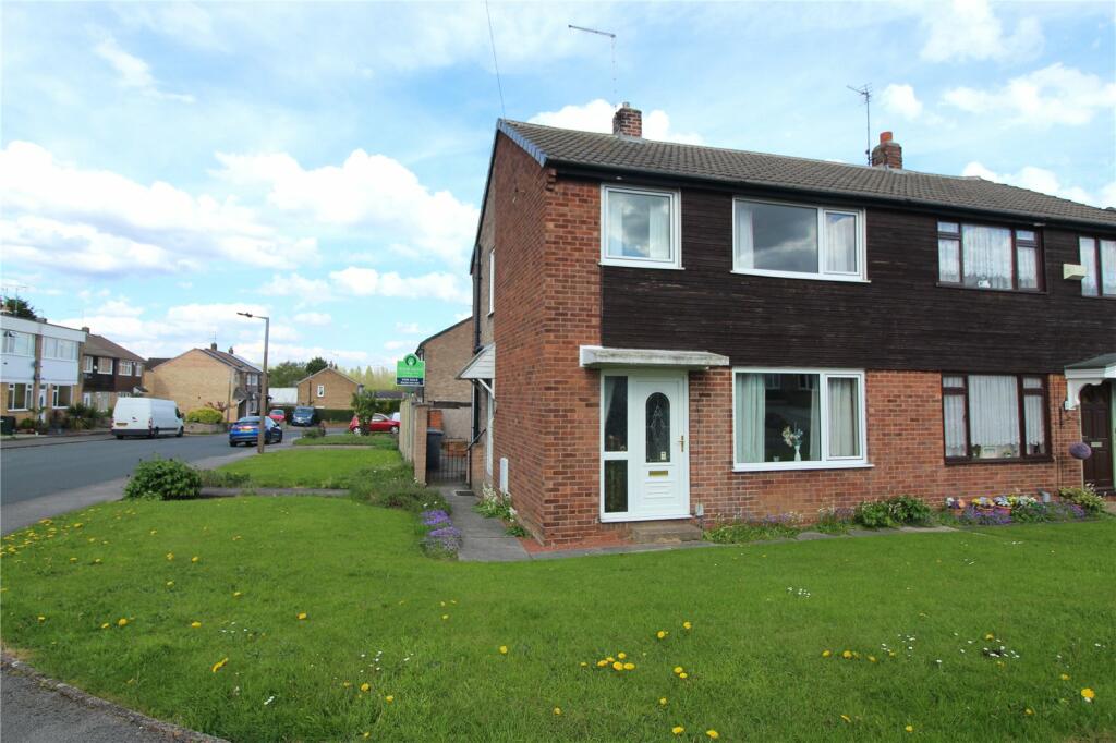 3 bedroom semidetached house for sale in Dove Road, Wombwell, Barnsley