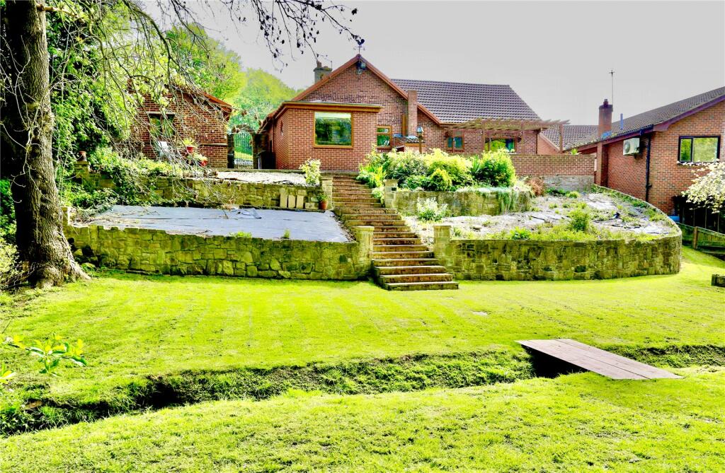 3 bedroom bungalow for sale in Upperwood Road, Darfield, Barnsley, South Yorkshire, S73