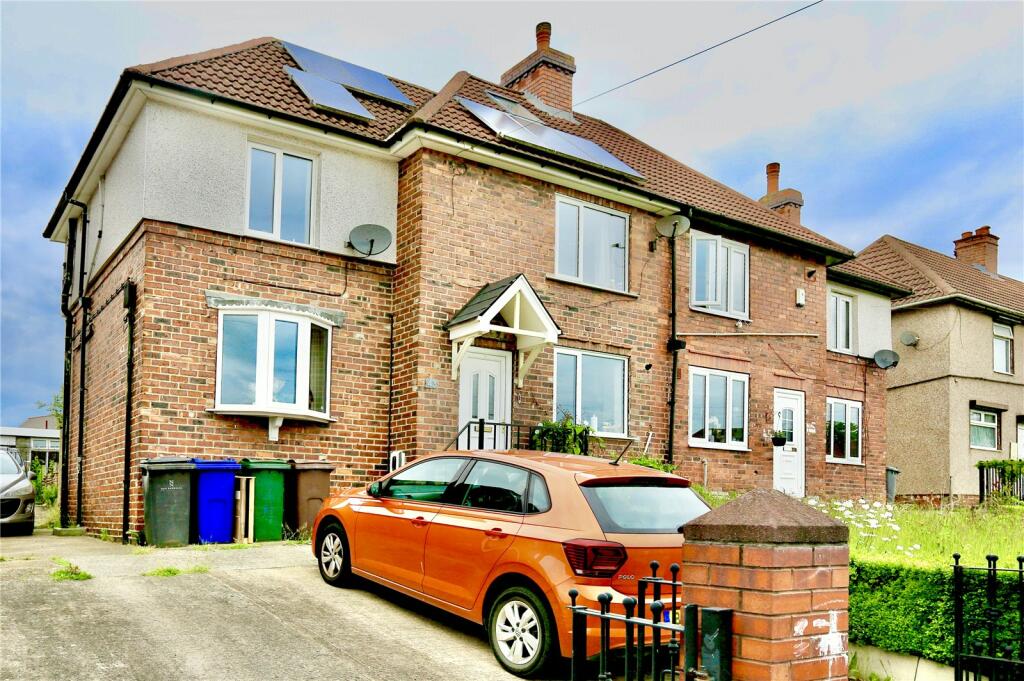 4 bedroom semidetached house for sale in Windsor Street, Thurnscoe