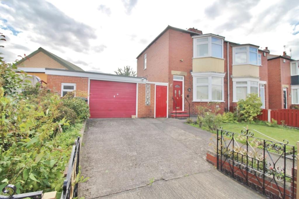 2 bedroom semidetached house for sale in Broomhead Road, Wombwell