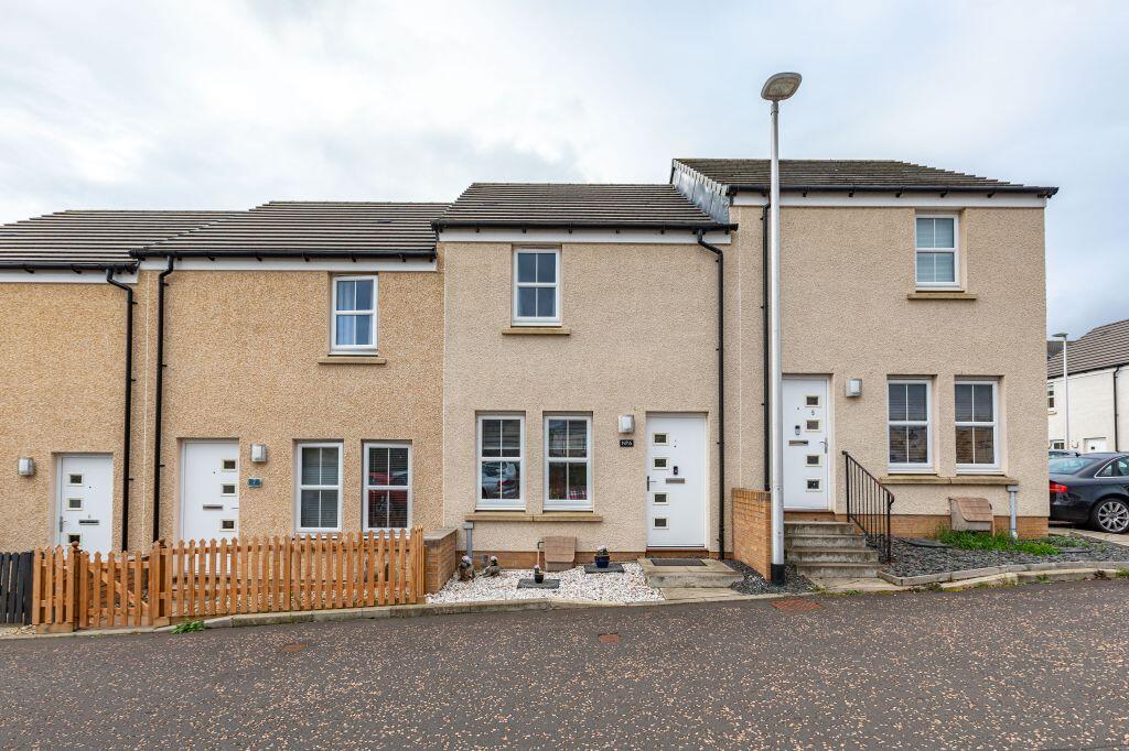 Main image of property: 6 Knoll Park Mews, Galashiels, TD1 2ET