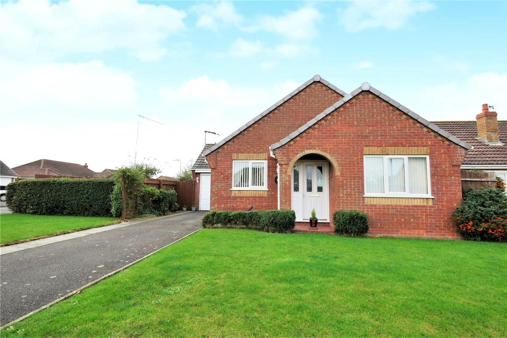 3 bedroom bungalow for sale in Hornby Drive, Sandilands, Mablethorpe