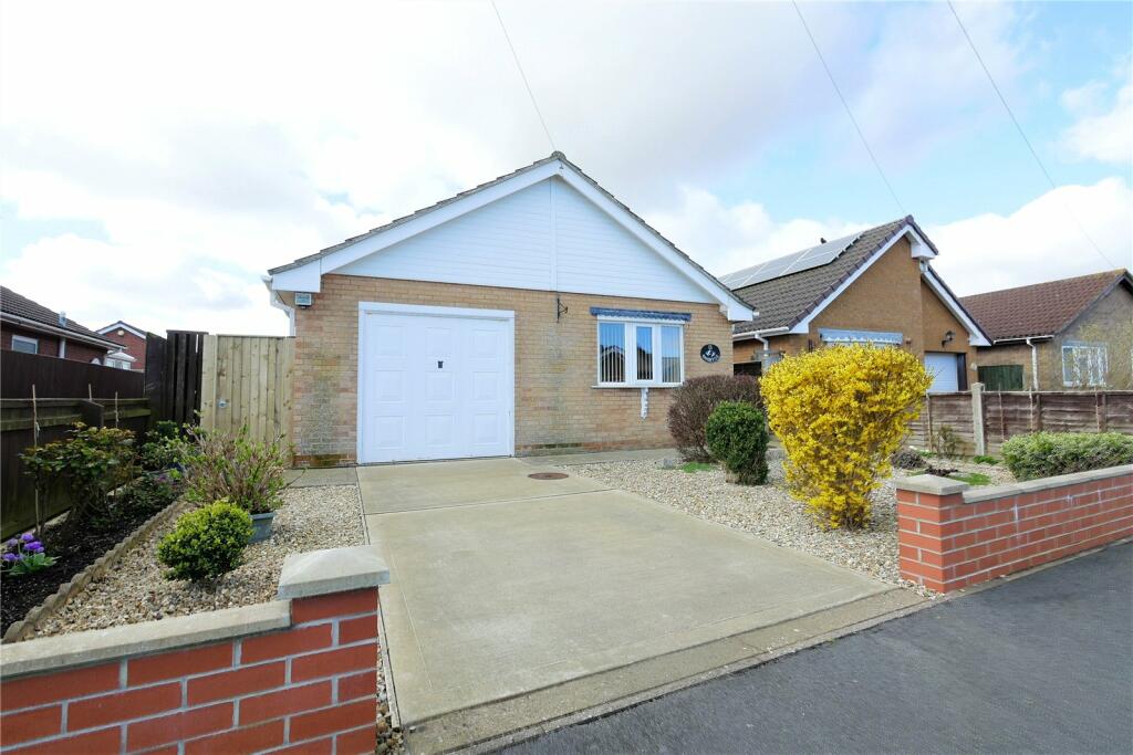 2 bedroom bungalow for sale in Harding Close, SuttononSea