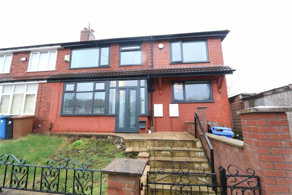3 bedroom semidetached house for sale in North Road, Audenshaw