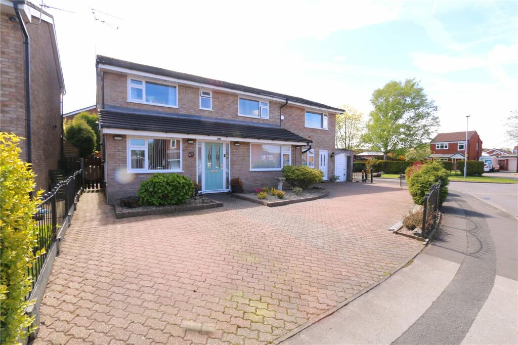 5 bedroom detached house for sale in Broadhurst, Denton, Manchester