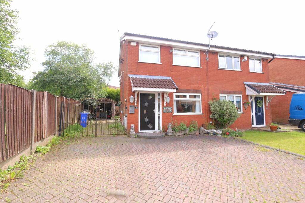 3 bedroom semidetached house for sale in Leech Brook Avenue, Audenshaw