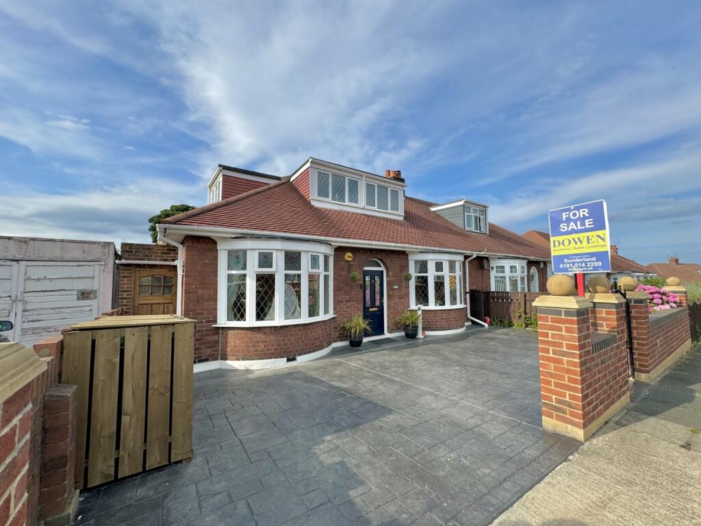 3 bedroom semidetached house for sale in Gifford Square, Nookside