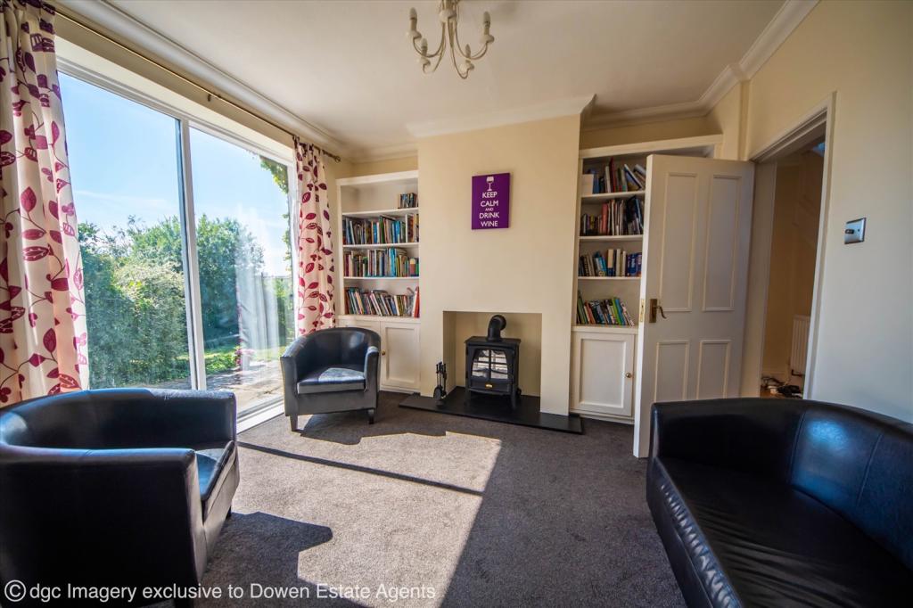 4 bedroom detached house for sale in Moor Edge, Crossgate Moor, DH1