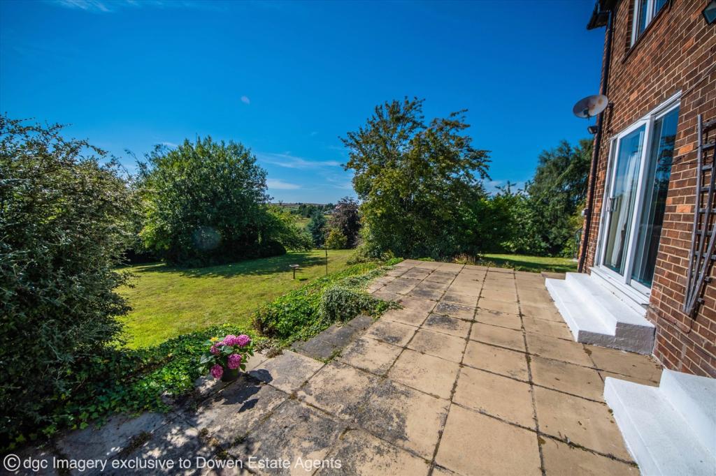 4 bedroom detached house for sale in Moor Edge, Crossgate Moor, DH1