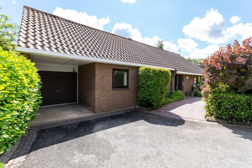 3 bedroom detached bungalow for sale in Thimble Hall, Bells Folly