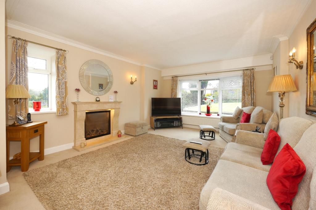 3 bedroom detached house for sale in Roundwood Road, Baildon, Shipley