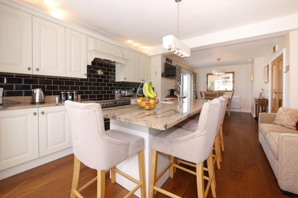 3 bedroom detached house for sale in Roundwood Road, Baildon, Shipley