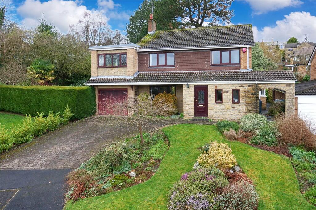 5 bedroom detached house for sale in Beechmount Close, Baildon, Shipley