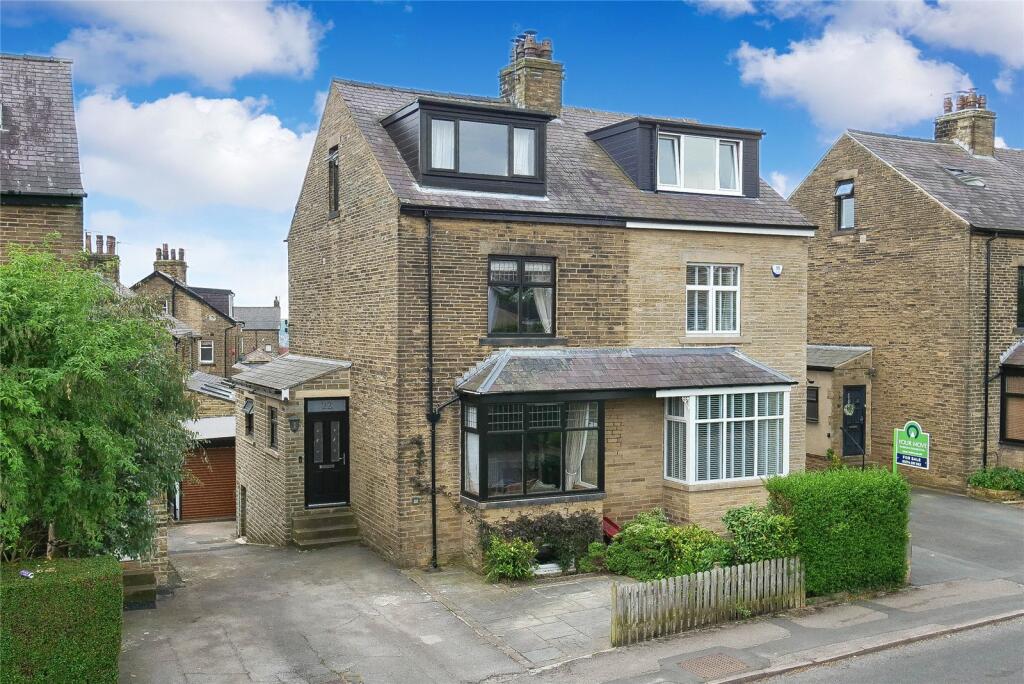 4 bedroom semidetached house for sale in West Lane, Baildon, Shipley
