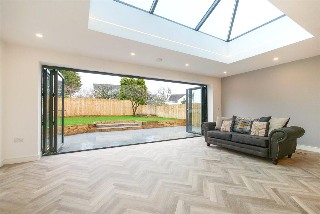 Additional property image - Woodlands Grove, Baildon, Shipley, West Yorkshire, BD17