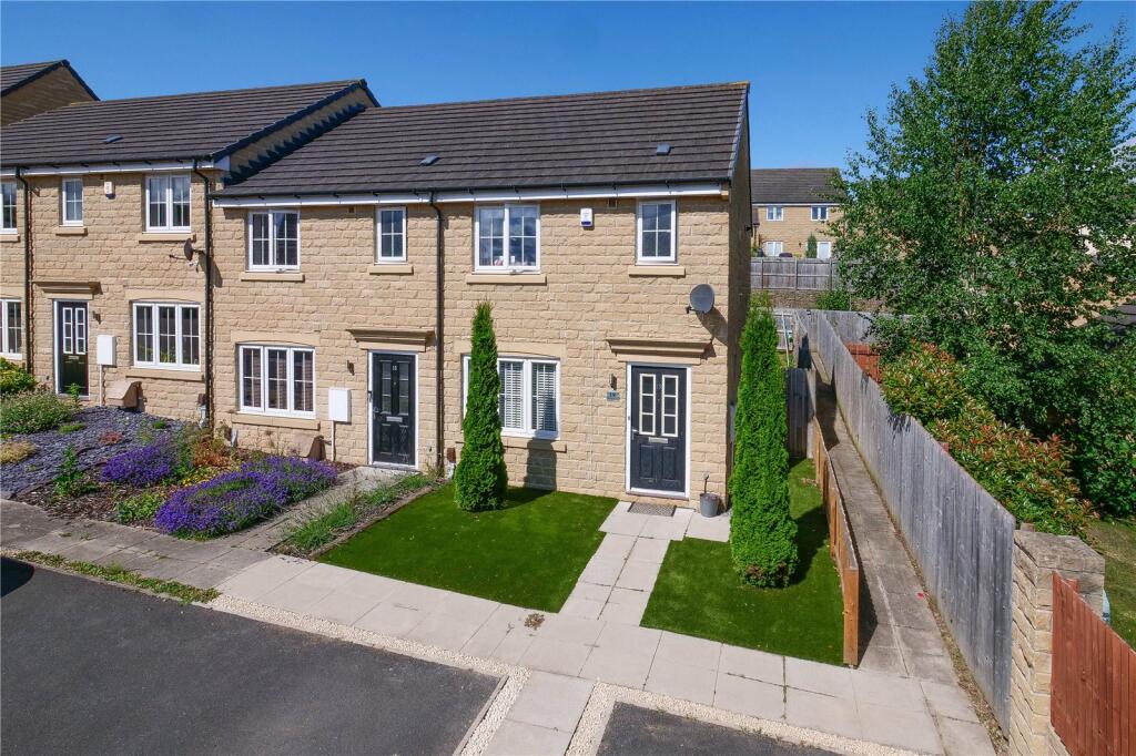 Main image of property: Mill Holme Fold, Bradford, West Yorkshire, BD10
