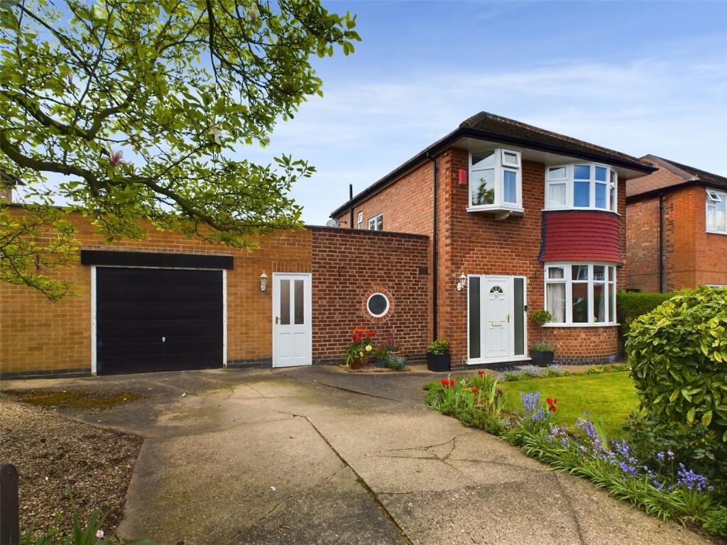 3 bedroom detached house for sale in Hollinwell Avenue, Wollaton, Nottingham, NG8