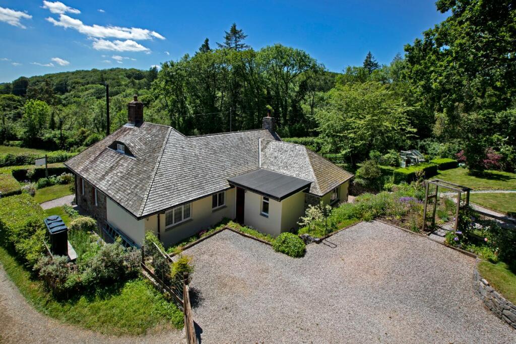 3 bedroom detached house for sale in Nr Buckfastleigh, TQ11