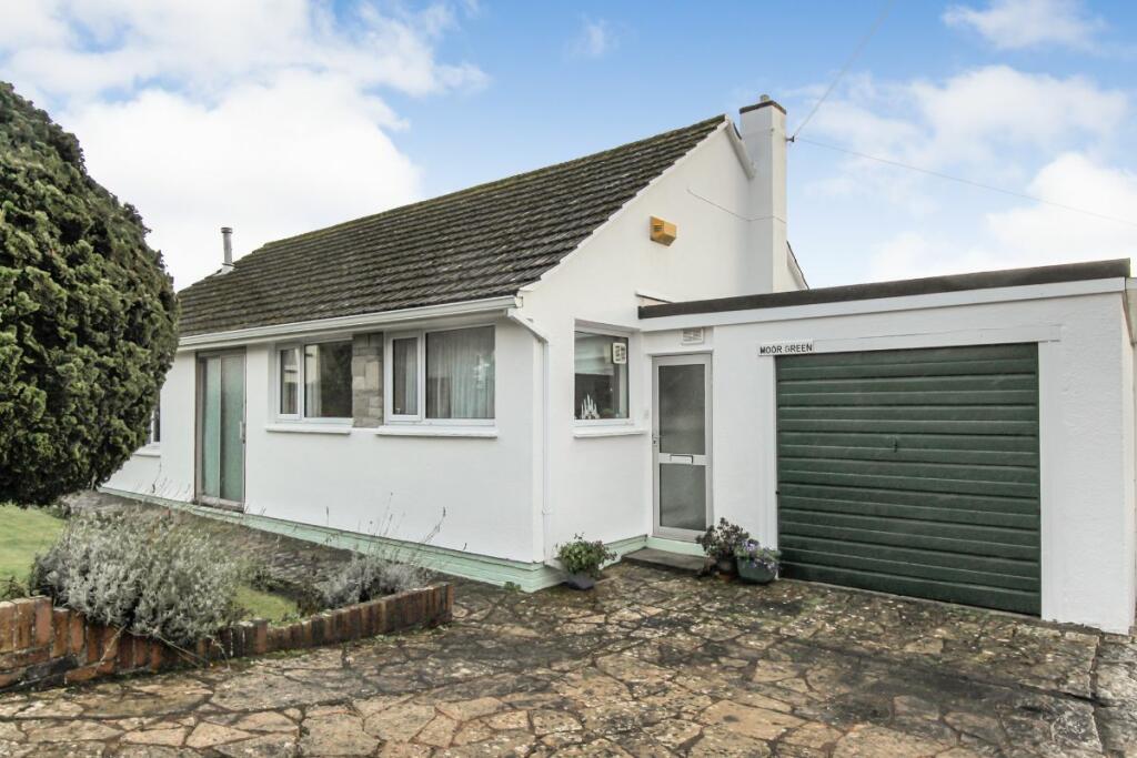 2 bedroom bungalow for sale in High Close, Bovey Tracey, TQ13