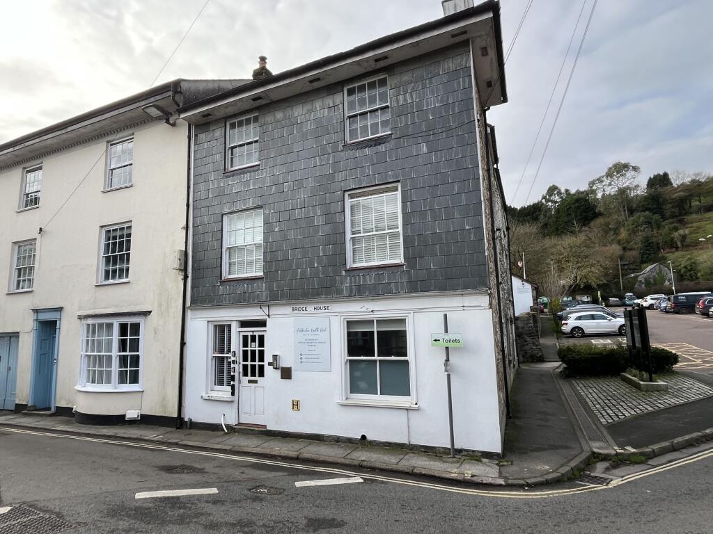 Main image of property: Bridge House, Ashburton