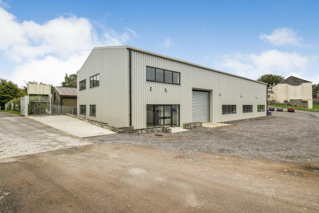 Commercial property for rent in Mardle Way, Buckfastleigh, TQ11