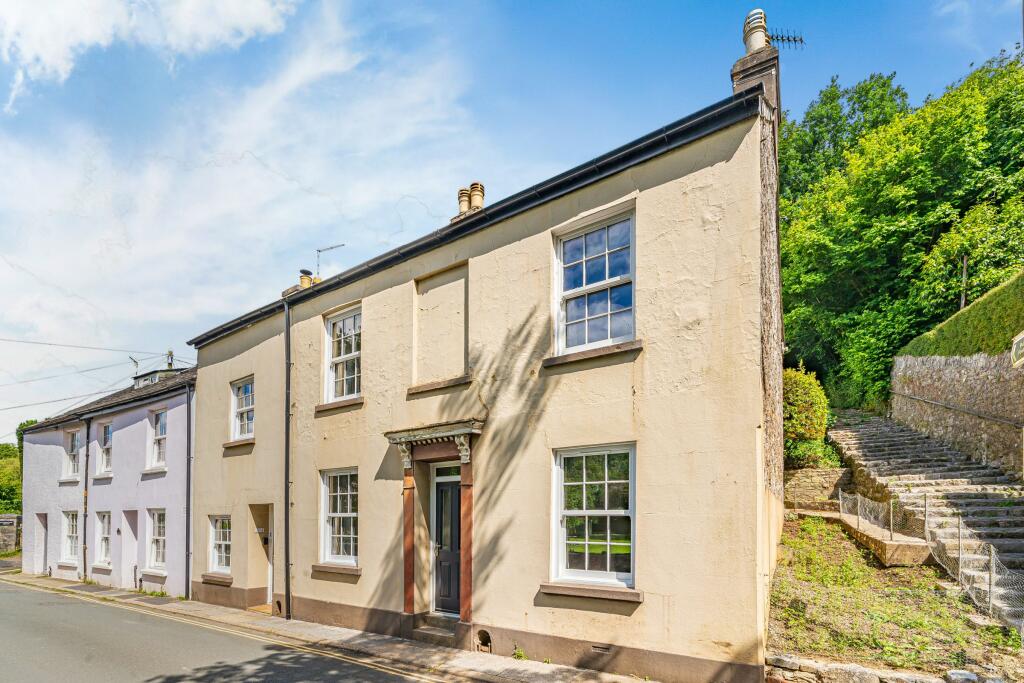 4 bedroom terraced house for sale in Station Road, Buckfastleigh, TQ11