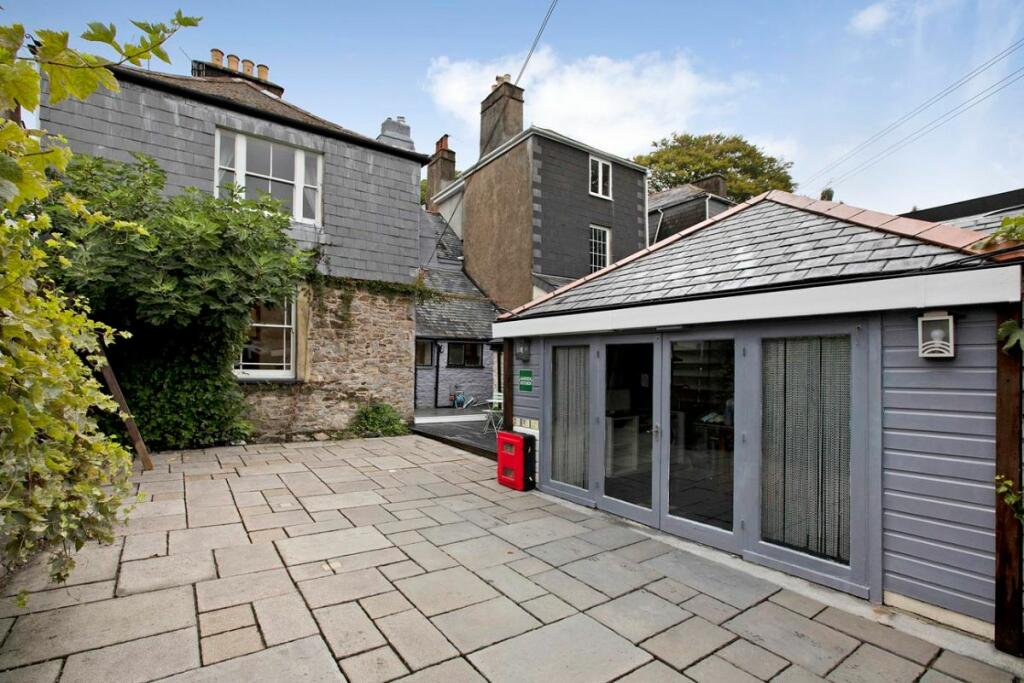 Main image of property: East Street, Ashburton, TQ13 7AX