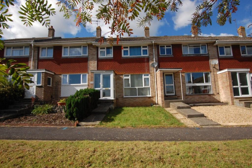 3 bedroom terraced house for sale in Charlton Road, Keynsham, Bristol, BS31