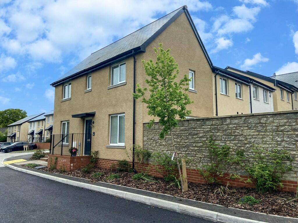 3 bedroom end of terrace house for sale in Chudleigh, Devon, TQ13