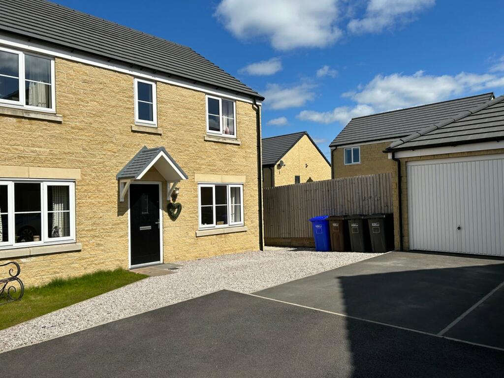 4 bedroom detached house for sale in Lanky Gardens, Colne, BB8