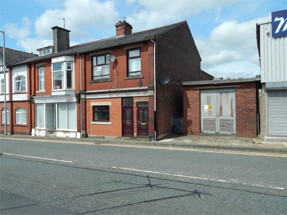 3 bedroom end of terrace house for sale in North Valley Road, COLNE