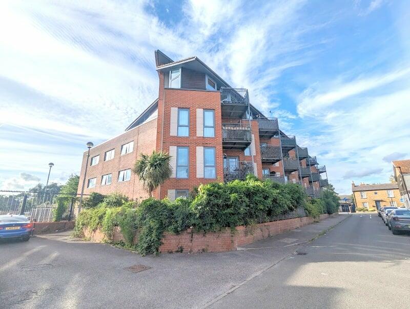 Main image of property: New Road, Bedfont, Feltham, TW14