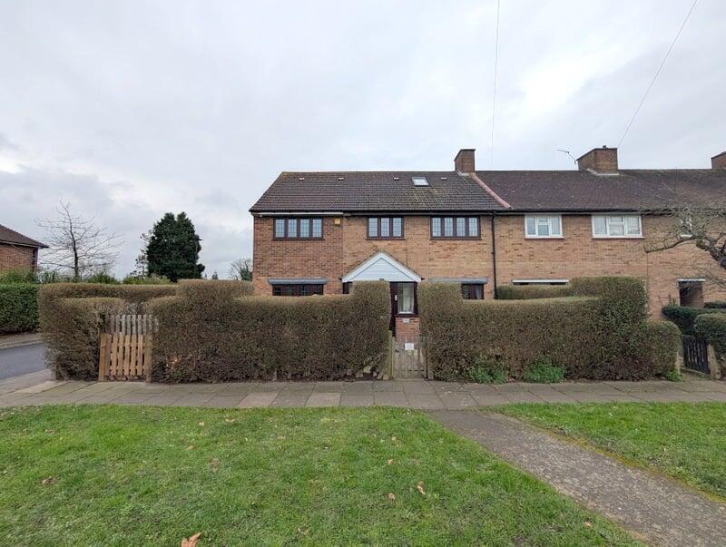 4 bedroom semi-detached house