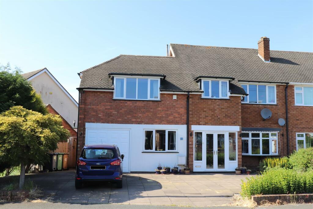 4 bedroom semidetached house for sale in Edward Avenue, Aldridge, WS9