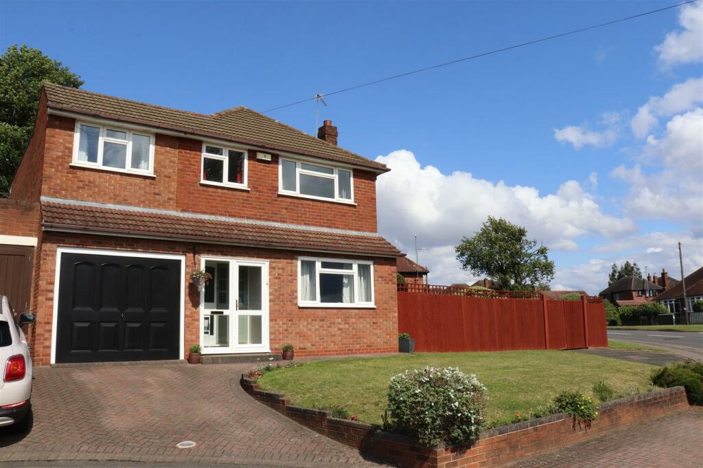5 bedroom link detached house for sale in Fordbrook Lane, Pelsall, WS3