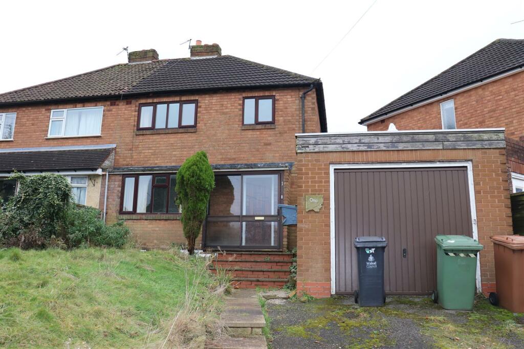 3 bedroom semidetached house for sale in King Crescent, Rushall