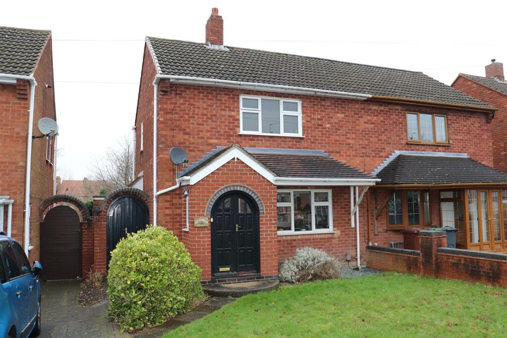 2 bedroom semidetached house for sale in Church Way, Pelsall, WS4