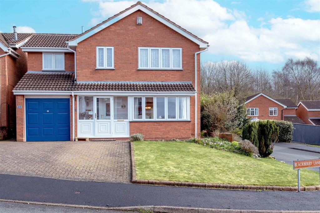 4 bedroom detached house for sale in Blackberry Lane, Walsall Wood, WS9