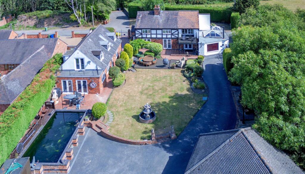 Main image of property: Commonside, Norton Canes