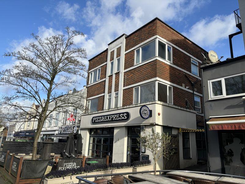 2 bedroom flat for sale in The Broadway, Haywards Heath, RH16